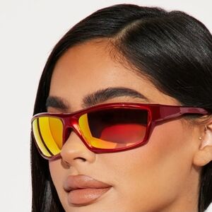 * Fashion Nova Gone M.I.A Sunglasses Mirror Lens UV Protection Unisex - Red